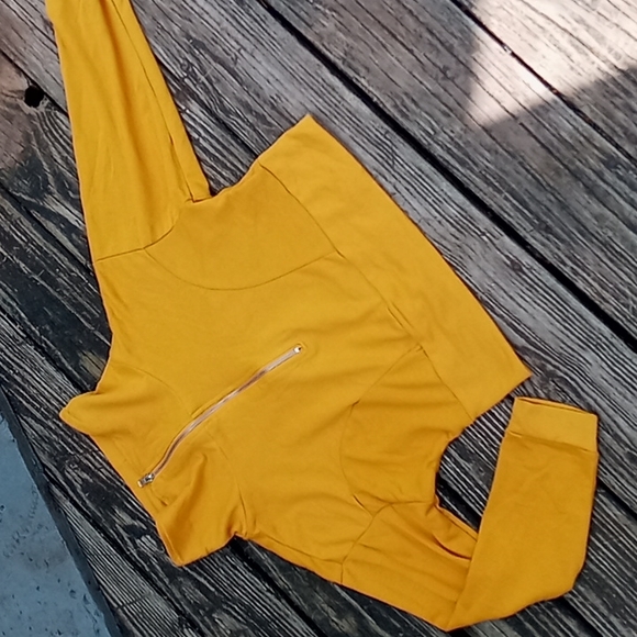 Yellow cropped sweatshirt oversized collar oversized fit NEW - Picture 2 of 4